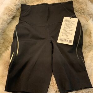 BRAND NEW LULULEMON BASE PACE SHORTS SIZE 2